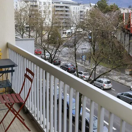 Le Fier Pied A Terre A *